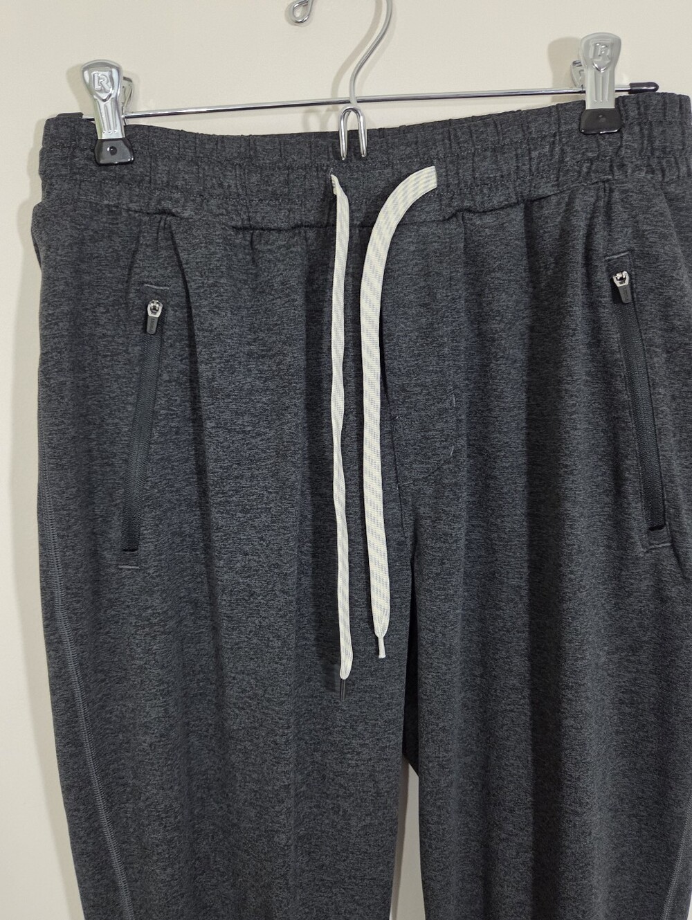 Vuori Men's Ponto Performance Jogger Pants Grey Athletic Dreamknit Medium - Picture 3 of 9